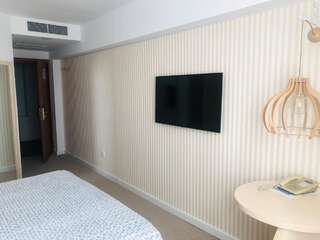 Отель Hotel Plaza Крайова Улучшенный двухместный номер с 1 кроватью или 2 отдельными кроватями-5